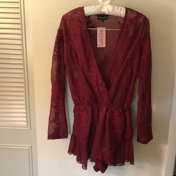 NWT showpo no filter play suit in wine lace rare romper sheer long sleeve small - Picture 3 of 16